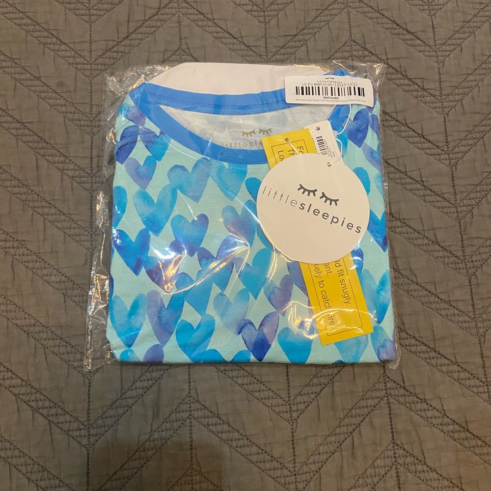 Little Sleepies NWT 9/10 Watercolor Hearts PJS